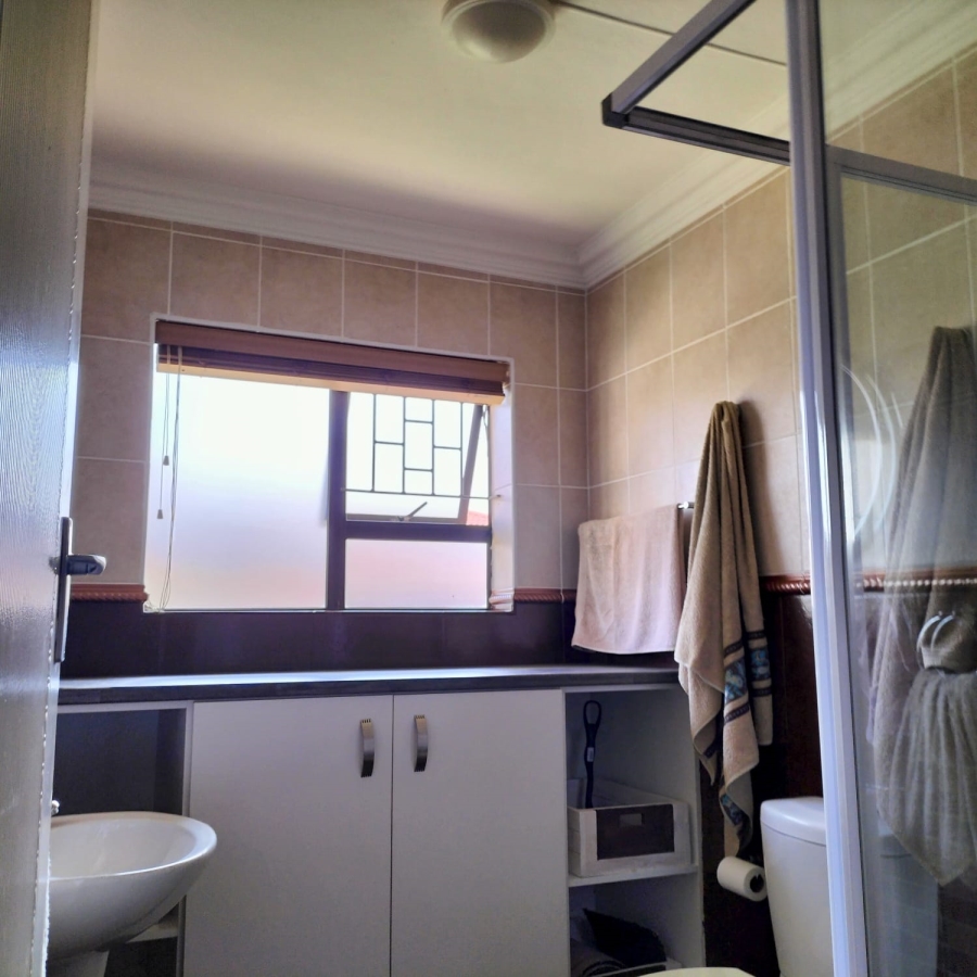 3 Bedroom Property for Sale in Fraaiuitsig Western Cape